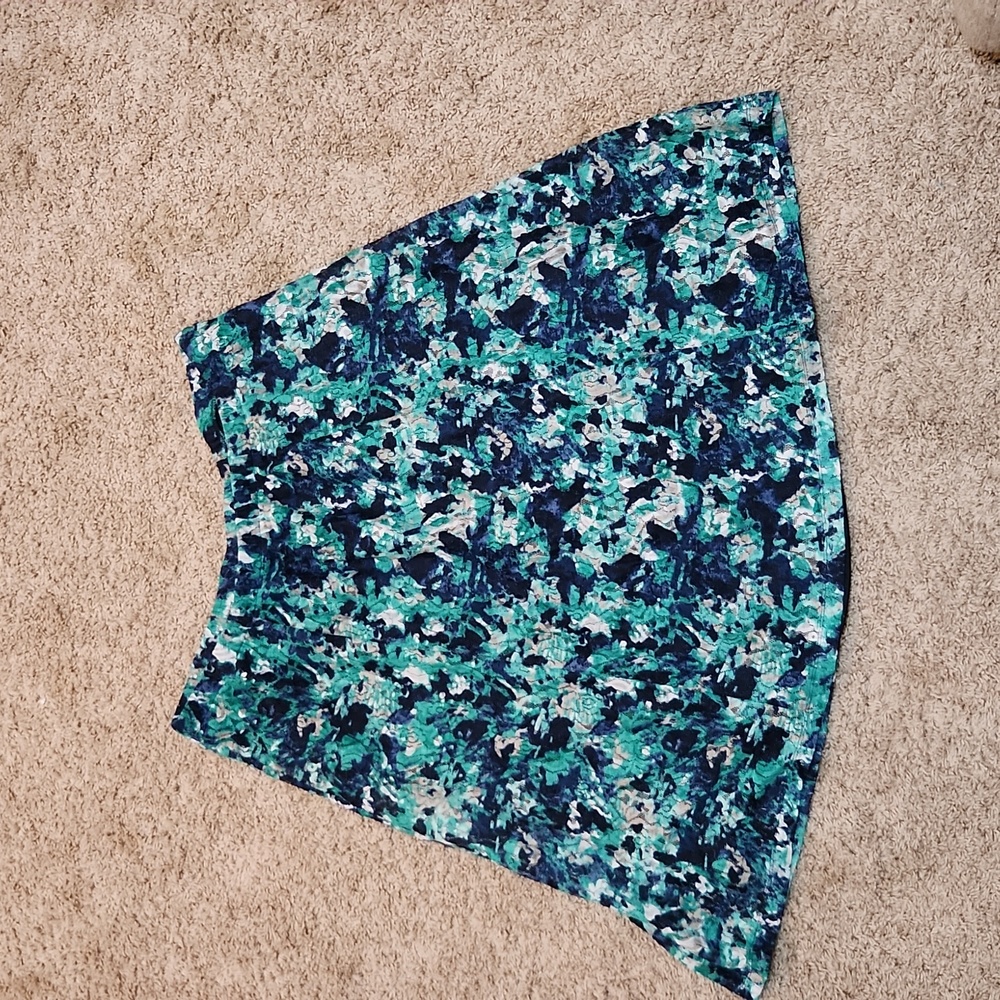 CJ BANKS SIZE 1X fully lined lace midi skirt.